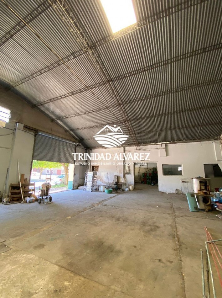 GALPON + SALON COMERCIAL + OFICINA